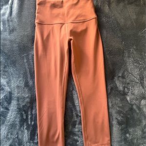 Lululemon Wunder Train High Rise Crop 21”